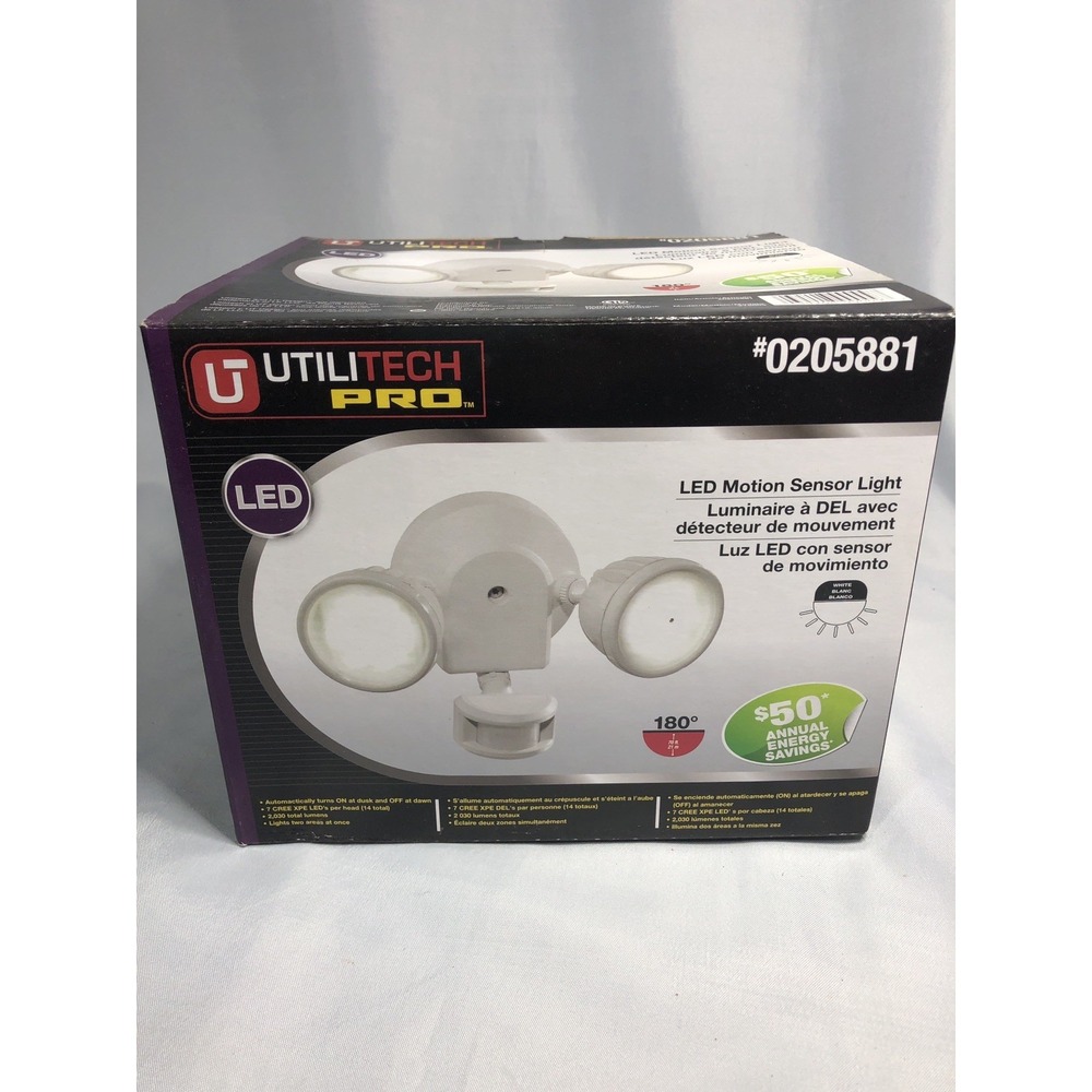 Utilitech Pro Motion-Activated LED Floodlight 2030 Lumens #0205881 - NEW